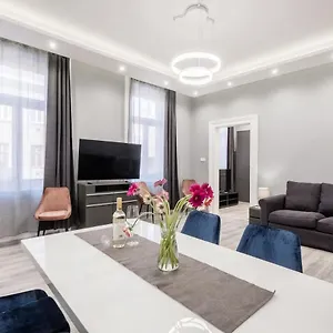  Apart-hotel Prime Star Deak Ter Modern Luxury Hungria